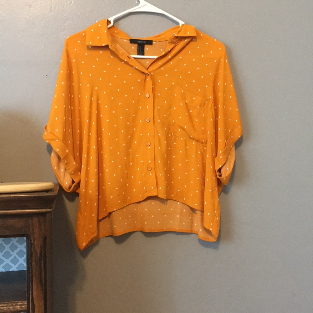FOREVER 21 cropped button up top